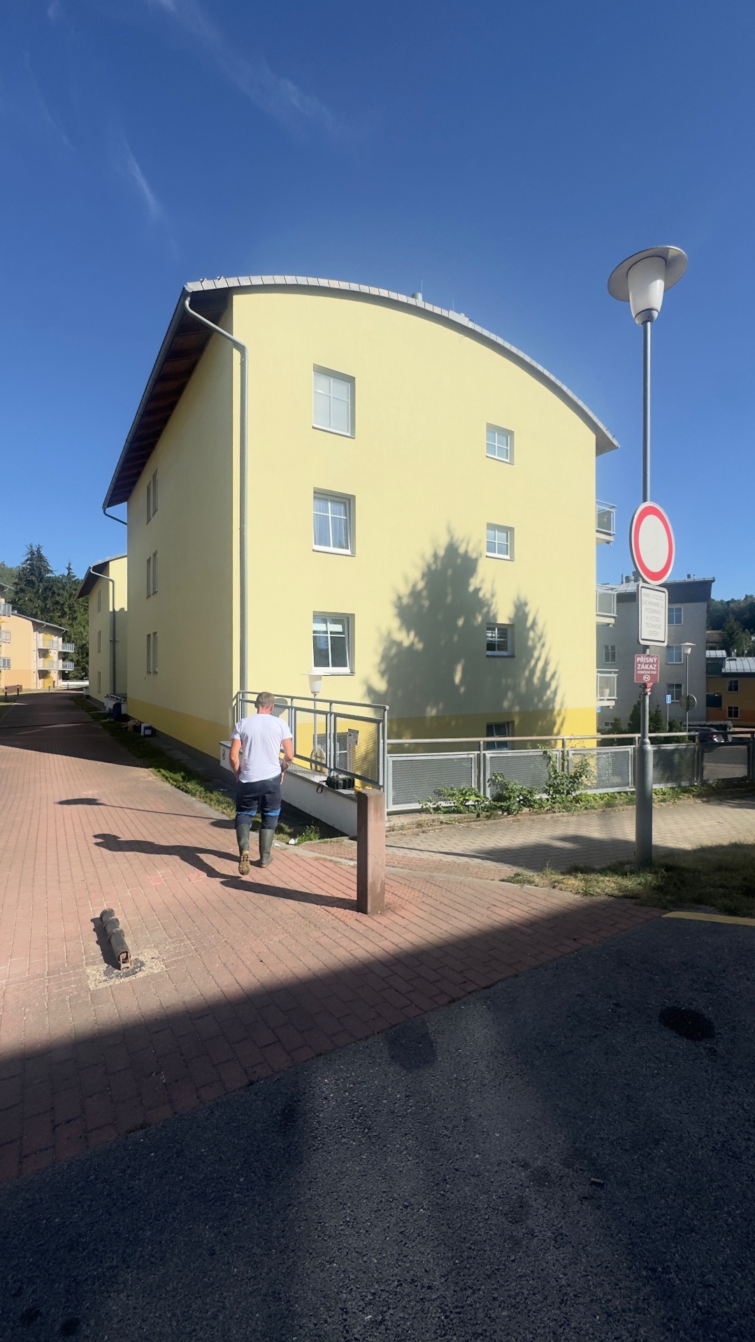 Fasáda bytového domu po renovaci